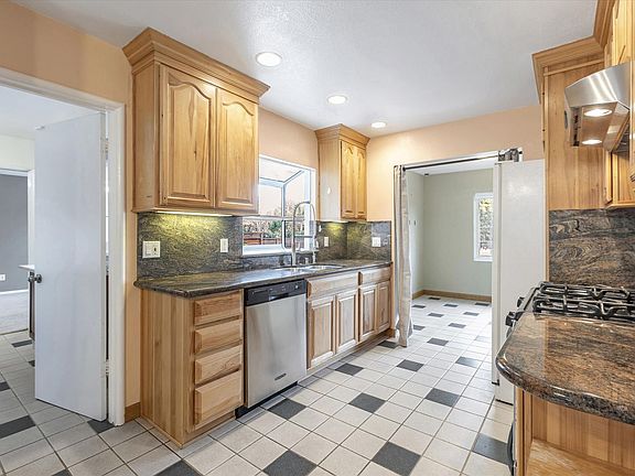 3rd image of 18564 Paseo Tierra