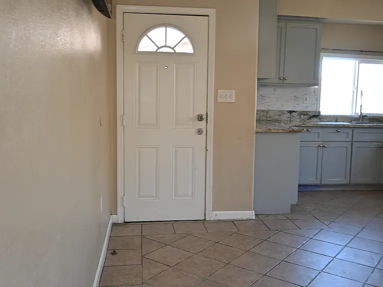 603 W 43rd Pl — Photo 27
