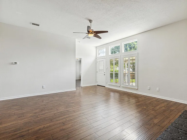 4305 Durango Ln — Photo 8