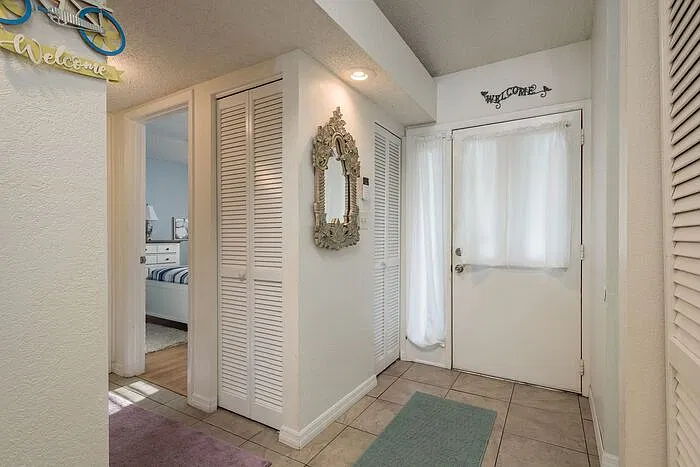 2 bed, 2.0 bath, 1113 sqft, $1,995 — Photo 4