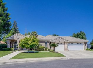 1103 Beckenham Pkwy, Bakersfield, CA 93311