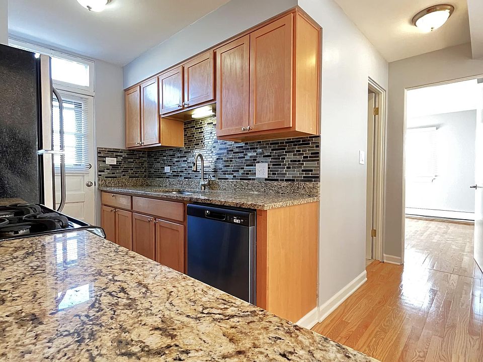 1st image of 6945 W Belmont Ave APT 1R