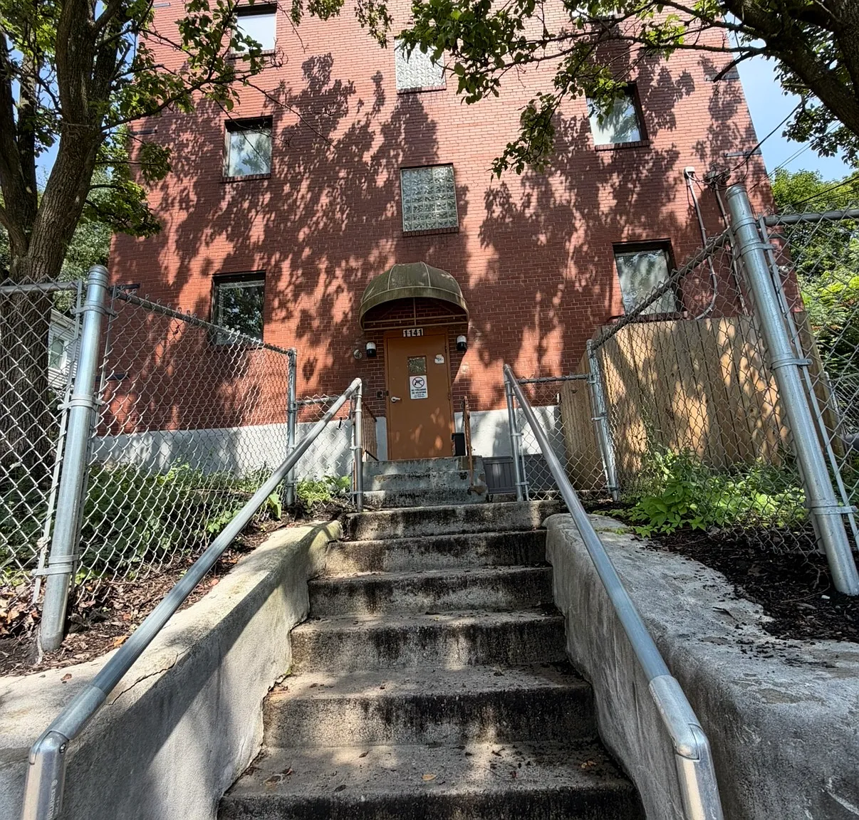 2 bed, $1,025 — Photo 4