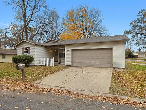 2nd image of 16 Saddlewood Ln