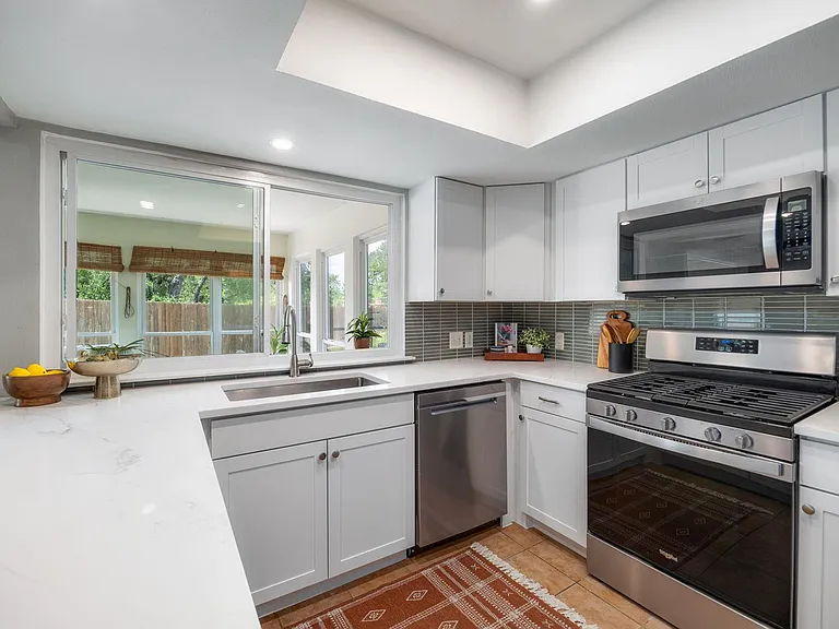 1406 Radam Cir — Photo 10