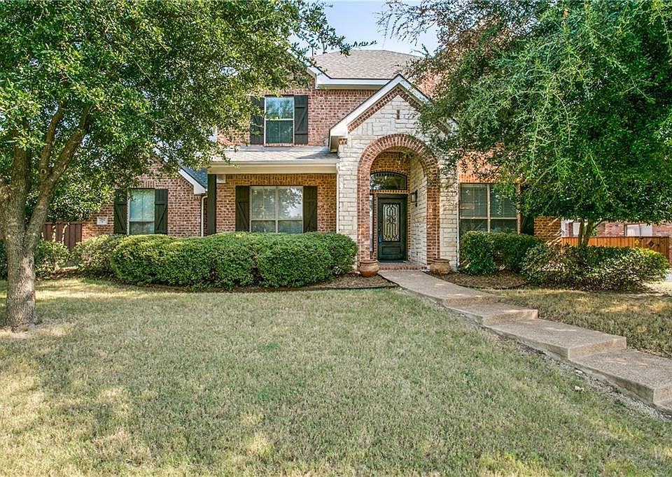 1st image of 204 Crepe Myrtle Ln
