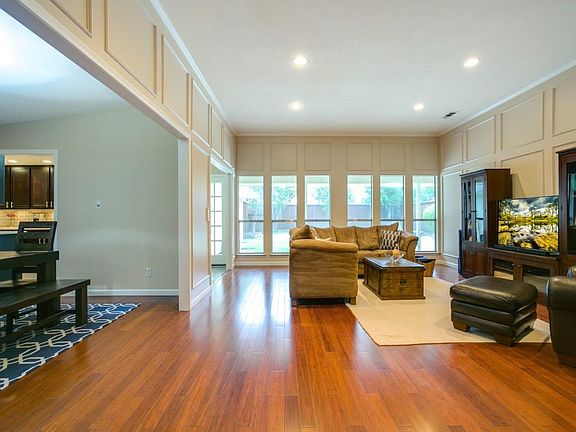 3rd image of 9039 Gunnison Dr