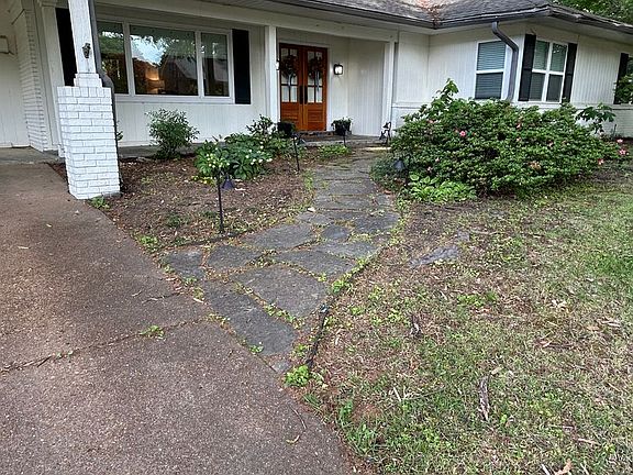 2nd image of 286 Belhaven St