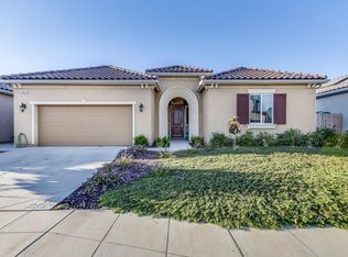 3027 Twain Ave, Clovis, CA 93619