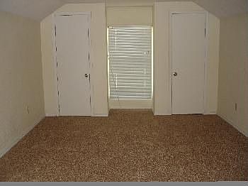 4th image of 922 SE 11th St