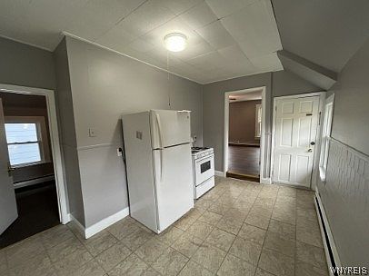 3rd image of 268 Hoyt St