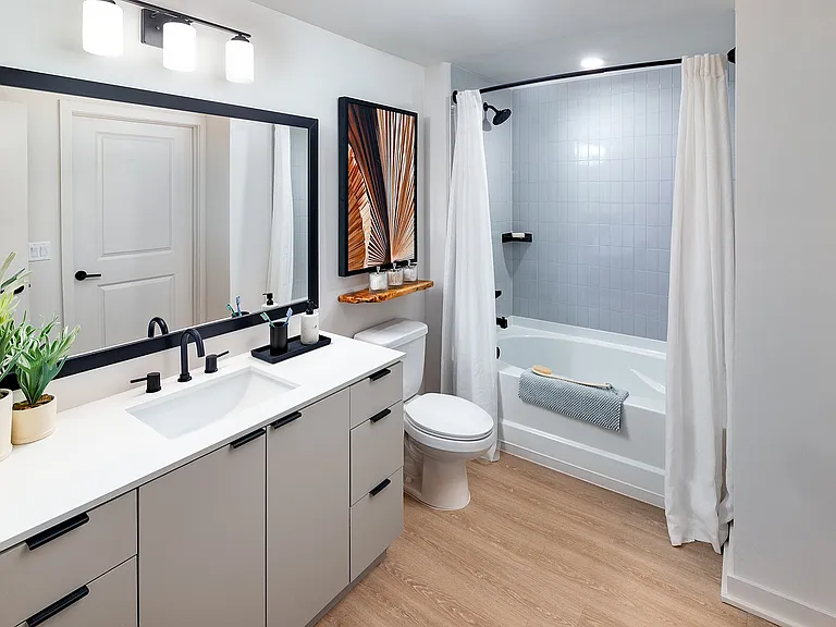 Marlowe Naples — Photo 10
