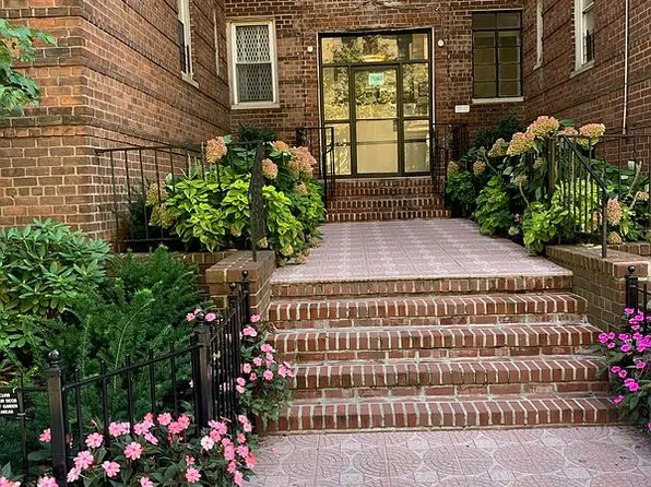 2080 Barnes Ave APT 5D, Bronx, NY 10462