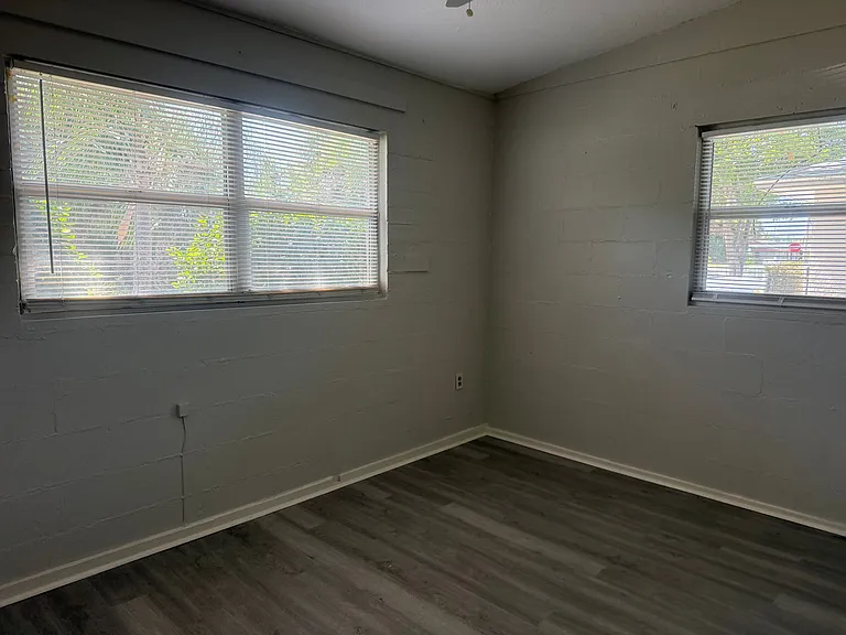 2425 Dixie Ave — Photo 15