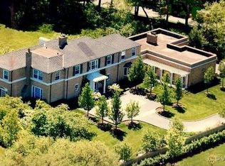 7 N Green Bay Rd, Lake Forest, IL 60045