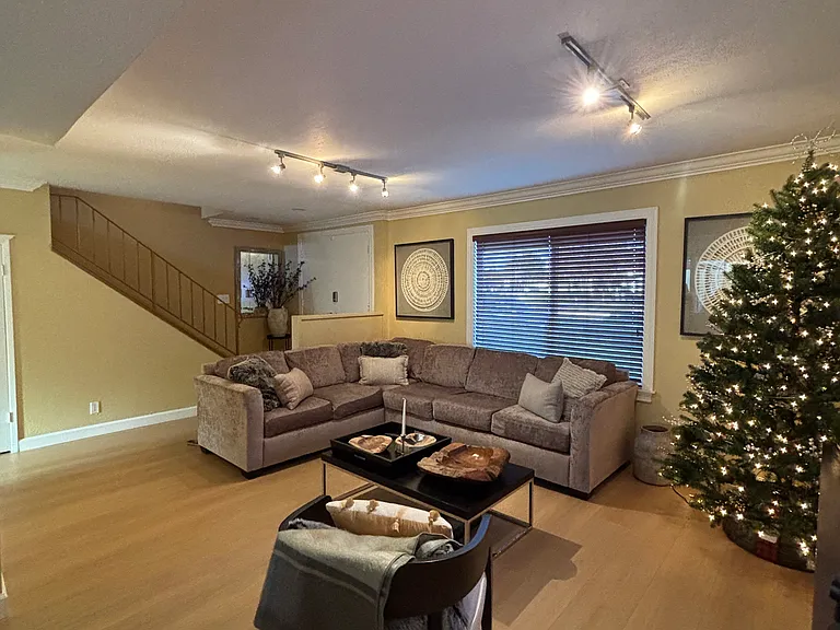 7047 Santa Teresa Blvd — Photo 2