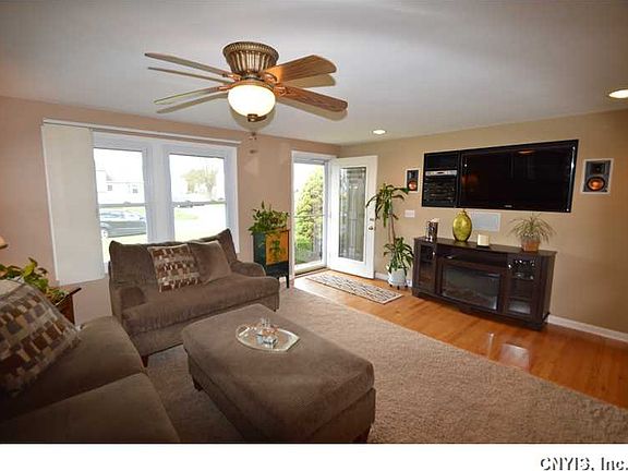 3rd image of 8504 Grandview Dr