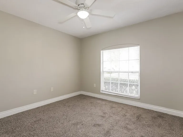 1586 Caroline Ct — Photo 13