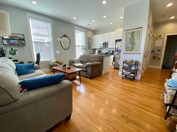405 S Huntington Ave #1L, Jamaica Plain, MA 02130