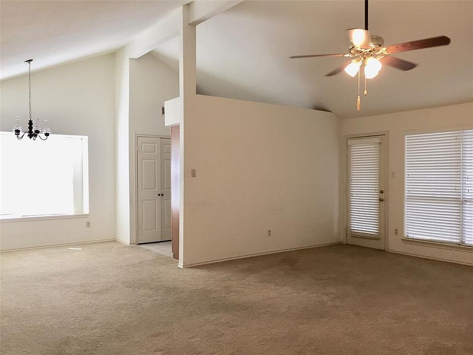 1st image of 902 Country Place Blvd