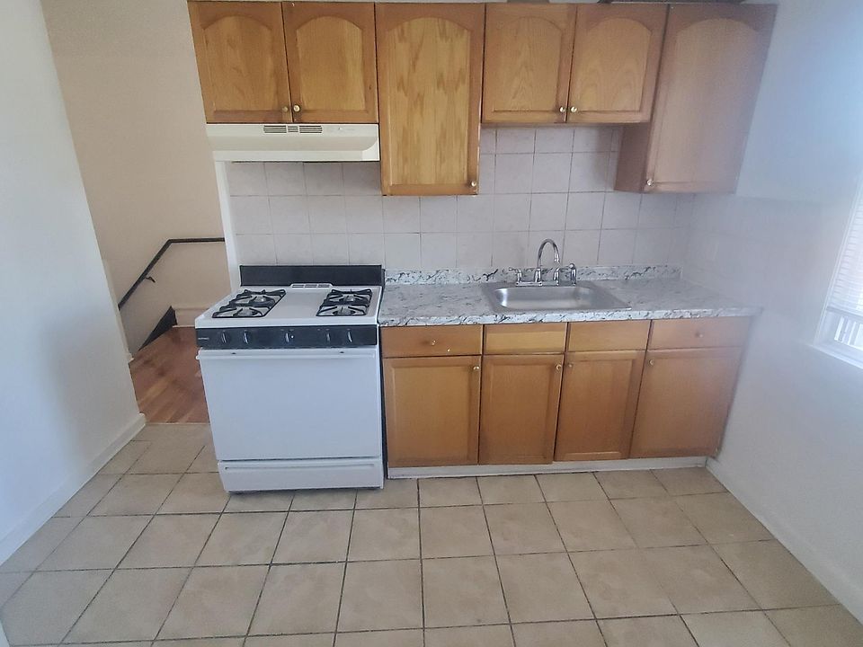 1st image of 141 S 1st Ave APT 3