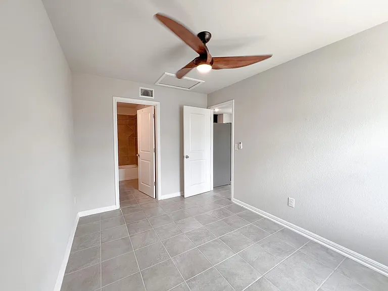 1616 Arbor Knot Dr #B — Photo 8