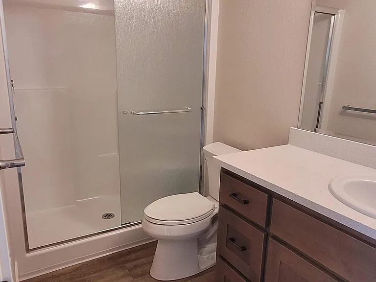405 Village Ct — Photo 6