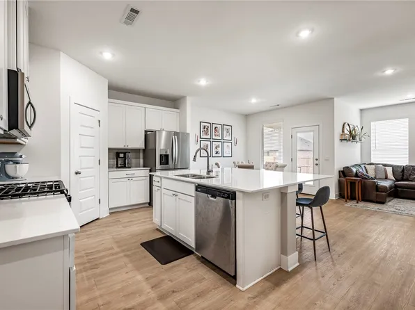 2000 Hahn St, Pea Ridge, AR 72751