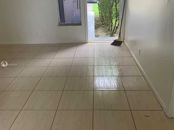 2nd image of 5910 Hayes St #5914