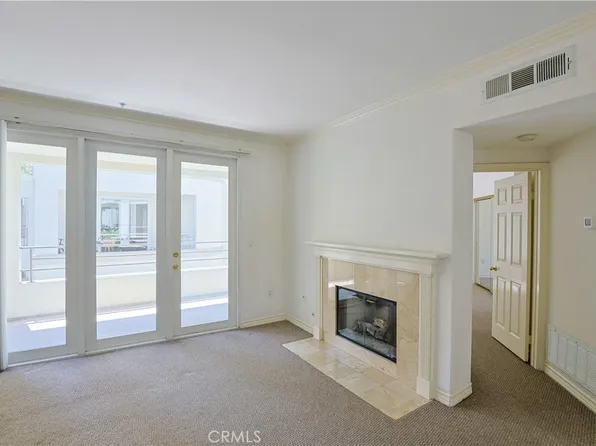 2253 Martin APT 321, Irvine, CA 92612