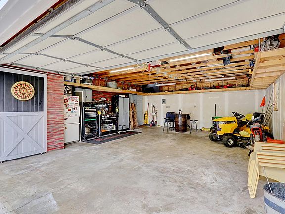 3rd image of 36902 N Normandy Ave