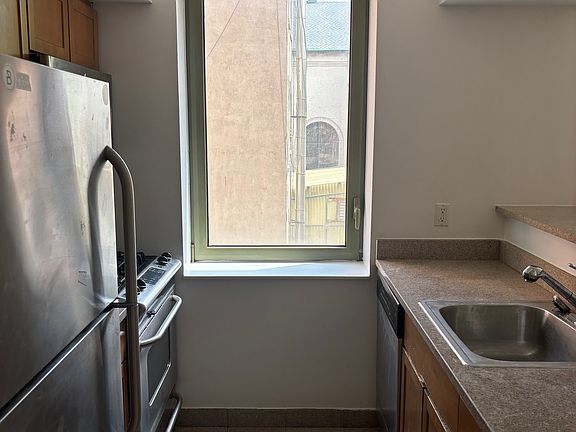 4th image of 2132 2nd Ave APT 3E