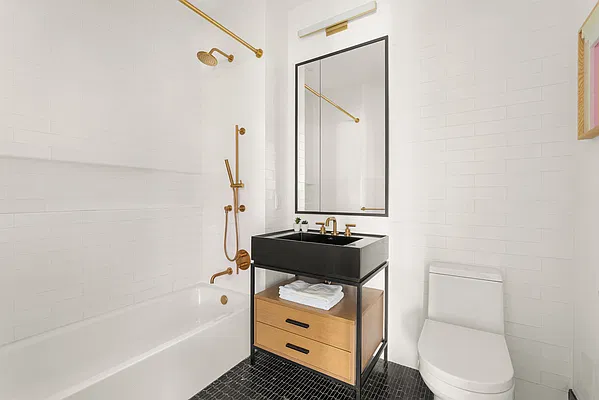 Bathroom, photo 2
