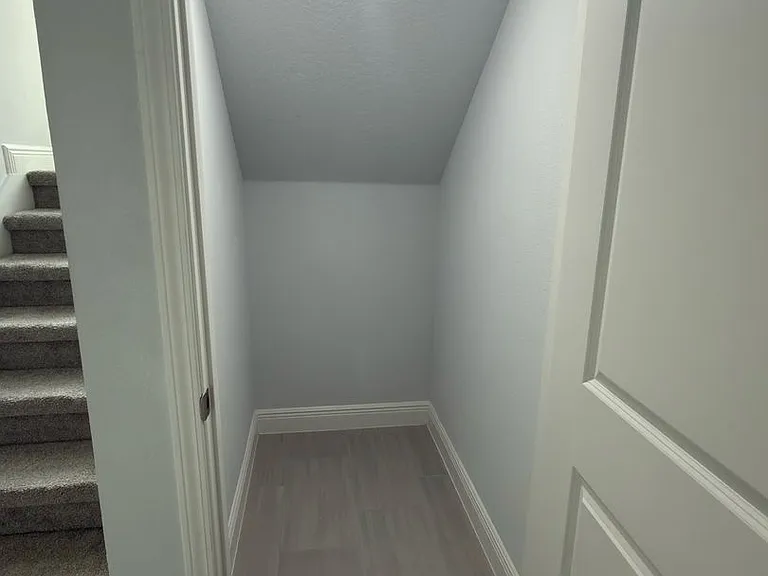 10322 Marconi Ave — Photo 7