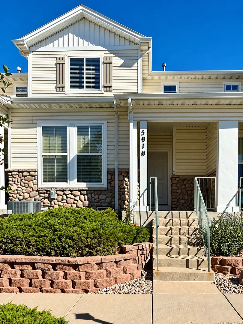2-Bed Townhome | Updated Lvp Floors + 2-Car Garage — Photo 1