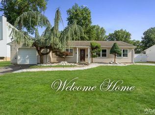 13 Marie Ln, Edison, NJ 08817