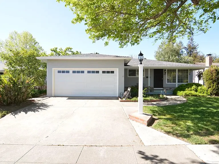 4181 Blewett St — Photo 8