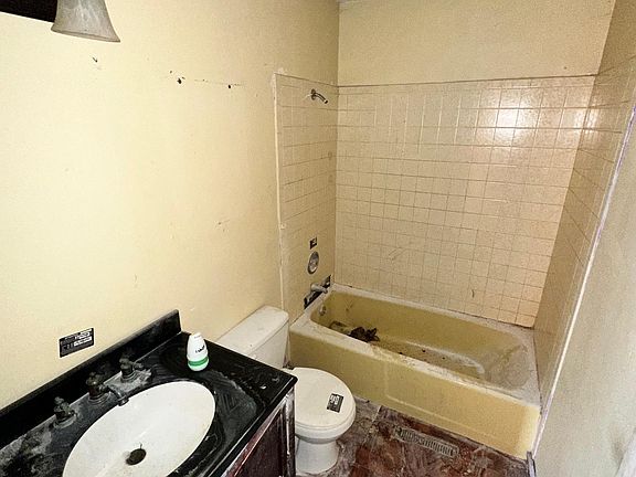 4th image of 1312 Skyline Cir