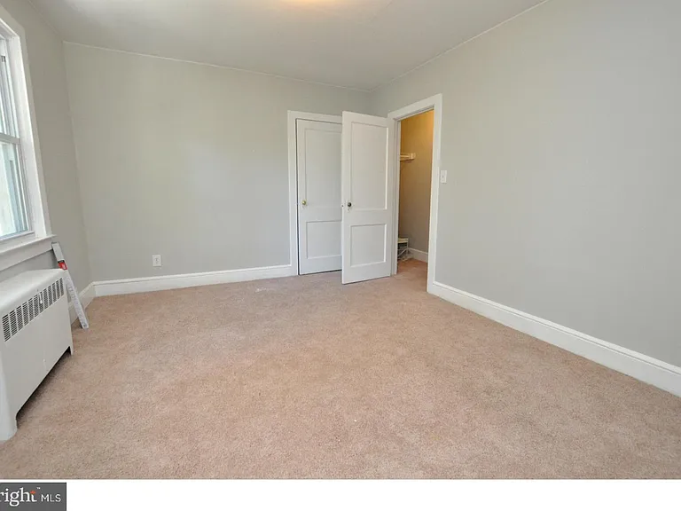 2221 Marne Hwy #2B — Photo 12