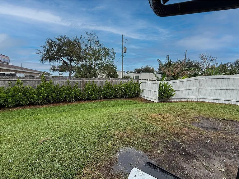 4999 Dover Cir — Photo 14