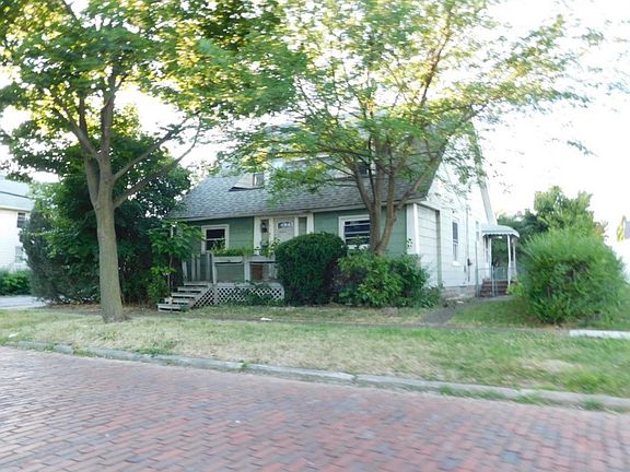 2nd image of 19303 Shawnee Ave