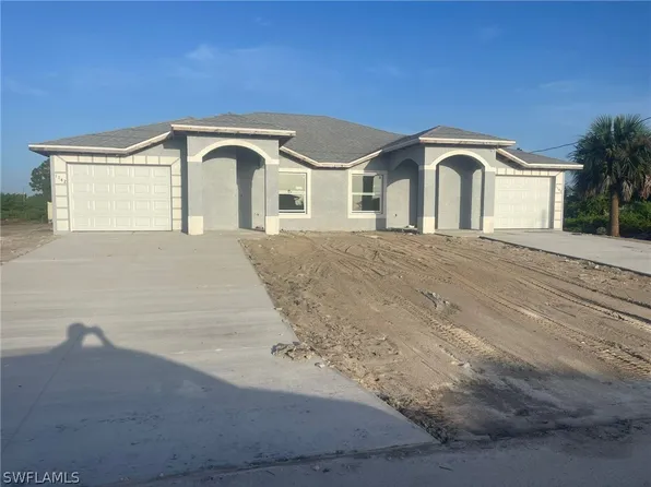 1140/1142 Gilbert Ave S, Lehigh Acres, FL 33973