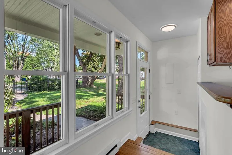 Building Photo - 107 Winchester Ave #107