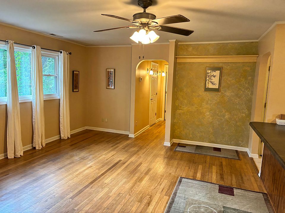 1st image of 112 Owenby Ln