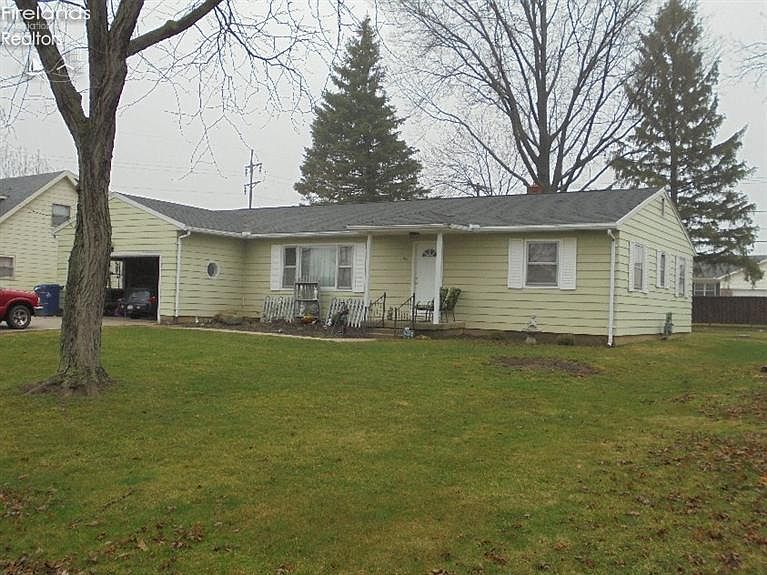 1st image of 35 Beechwood Dr