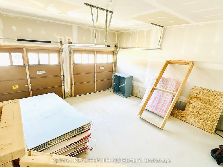 104 Cliff Thompson Ct — Photo 3