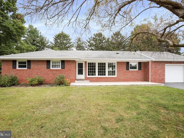 11691 Country Club Rd, Waynesboro, PA 17268