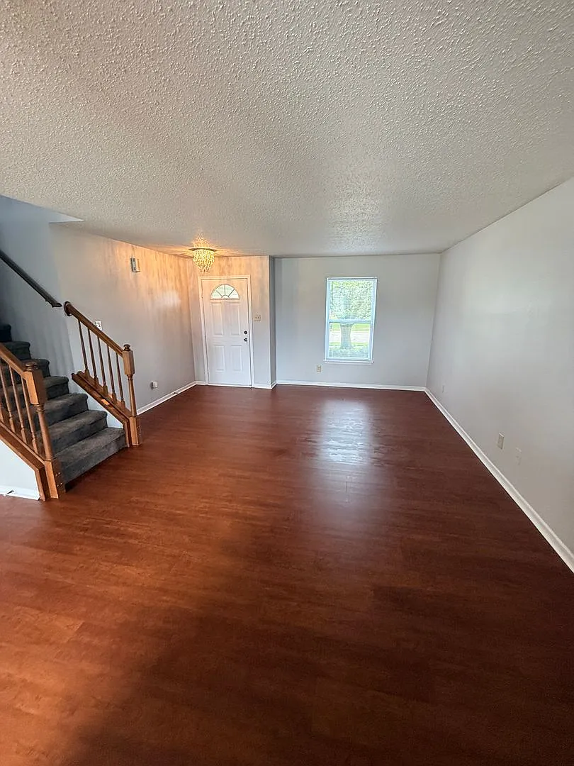 Move-In Ready 3-Bedroom Home in Fishers with Brand-New Flooring! — Photo 3