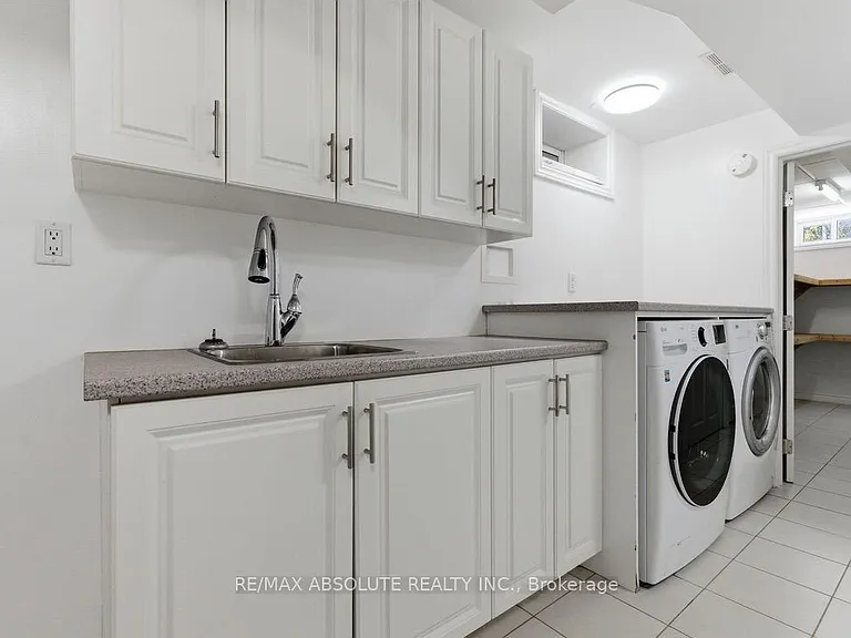 10 Elma St — Photo 17