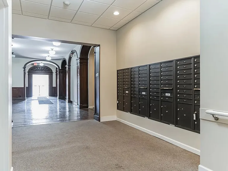 13 State Street Apartments — Photo 3
